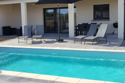 Image de Villa Neuve Avec Piscine Privée à Vallon Pont D'arc