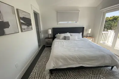 Image de Brand new luxury rental within walking distance of the beach!