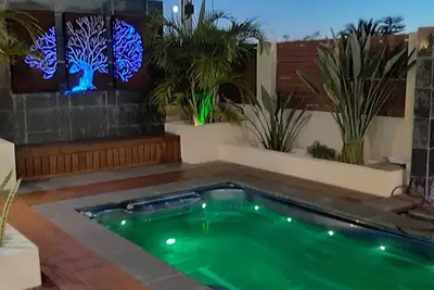 Image de Waterfront Paradise heated swim spa