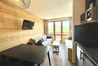 Image de 100m du centre station, 3ème étage, vue montagne, balcon, casier à ski, 25m², La Plagne