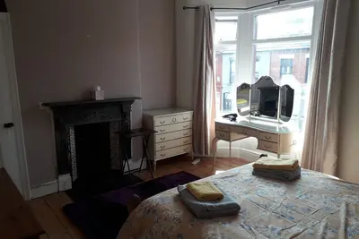 Image de 2 Bedroom traditional house near city, parks & shops