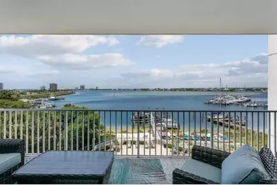 Image de End Unit - South Harbour - Bay views- South Harbour 4a