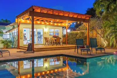 Image de Beachside Bliss Lush Pool, Courtyard & Garden