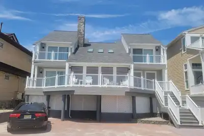 Image de Stunning Ocean Front w/ views to die for and a pool! !