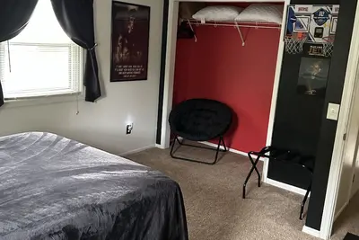 Image de Quiet residence close to Notre Dame - sleeps 10 comfortably with room for more.