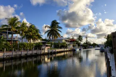 Image de Lisa's Hideout - 3/2 Vaca Cut Canal - 75' Dock - Ground Level