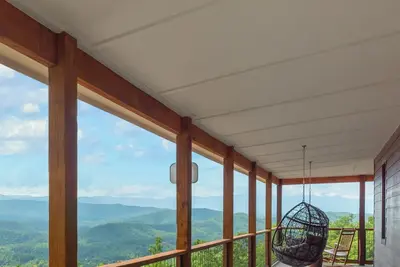 Image de Luxury Cabin w/ Indoor Pool, Hot Tub & Epic Views