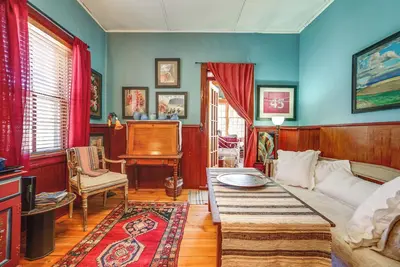 Image de Lake Pepin Getaway w\/ Pond, Walk to Restaurants!