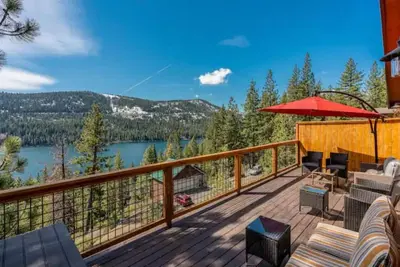 Image de *New* Donner Lake Minutes to beach Gorgeous Views!