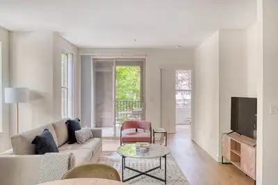 Image de Stunning Bellevue 2br w/ Gym, W/D & Lounge, near Shops, by Blueground