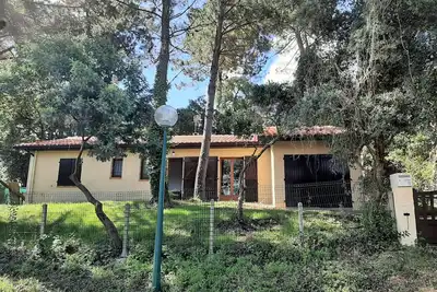 Image de Maison familiale avec jardin, près de l'océan dans un quartier calme