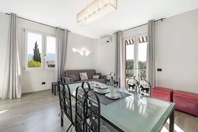Image de Appartement de vacances 'Cà de Anto' avec vue sur les montagnes, balcon et Wi-Fi.