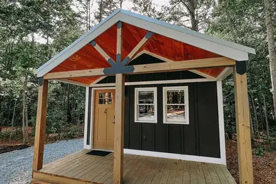 Image de This campground is a 0 bedroom(s), 1 bathrooms, located in Hartwell, Ga.