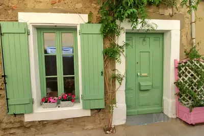 Image de Charming and chic townhouse with sunny terrace and outdoor dining