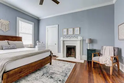 Image de Adorable Home - Southern Charm - Excellent Location