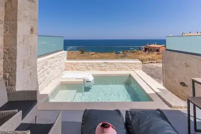 Image de Fortuna Suite, Coastline Retreat