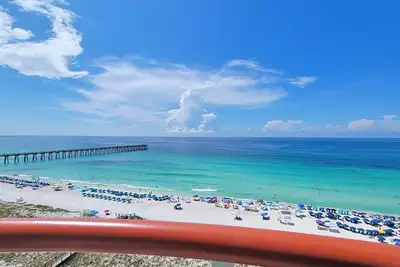Image de Free Beach Service For 2025! Stunning Gulf Front Condo!