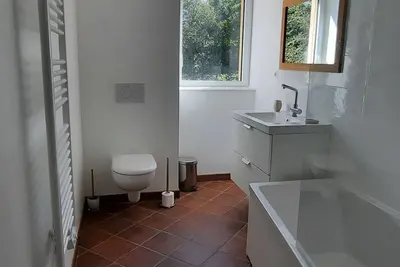 Image de Maison de village indépendante  avec grand jardin arboré clos