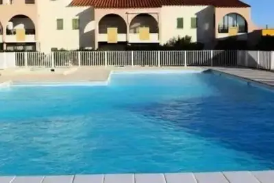 Image de Haus mit schöner Terrasse und Pool 5jrd20