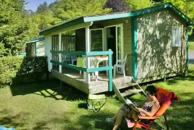 Image de Chalet Lavande Confort 21m² - 2 chambres  + terrasse couverte 10m² (Dimanche) 3 personnes