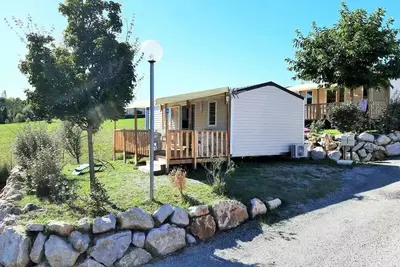 Image de Mobil-home Confort Xl 30, 5 m² 2 chambres + Terrasse couverte + Climatisation + 2 salles de bain + Tv 5 personnes