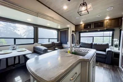 Image de Luxury Rv, with ocean views of the Mouth Of Smith River. Indoor heated pool.