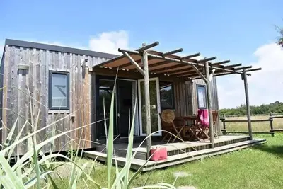 Image de Cottage Premium 32m² - 3 chambres + terrasse couverte + Lv + Tv + Draps + serviettes 6 personnes