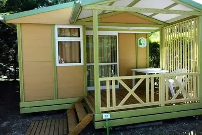 Image de Chalet Standard Trianon 20m²  2 chambres - terrasse couverte + climatisation 4 personnes