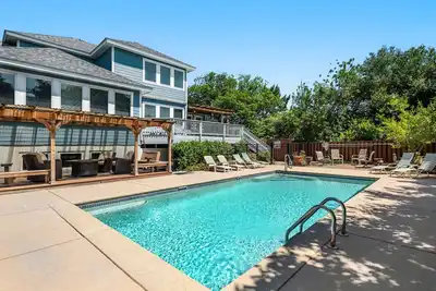 Image de Blue Oasis: Soundside | Private Pool | Fenced Yard