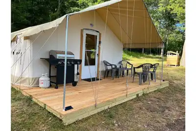 Image de Mountain Top Glamping with a Priceless View!