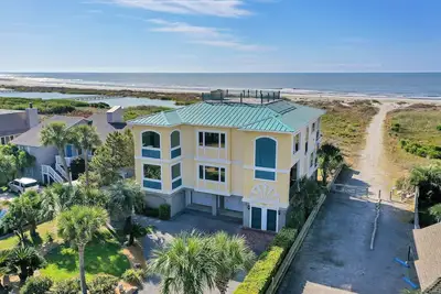 Image de Oceanfront, Two golf carts included- Calypso - 705 Rock Beauty