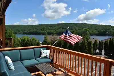 Image de Summer Fun at our Centrally Located Lake View Condo that sleeps 6!