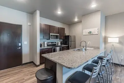 Image de Spacious Retreat Near Isu + Local Dining