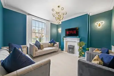 Image de Stunning Central Whitby 5 Bedroom Home - Hot-tub