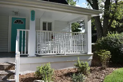 Image de Home in Hendersonville's Historic Lennox Park close to many fun activities.