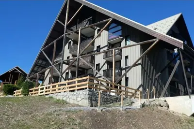 Image de 50m des commerces, 2ème étage, balcon, télévision, casier à ski, 26m², Réallon