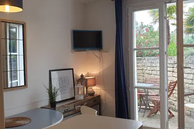 Image de Studio Dans Une Résidence Avec Piscine Et Parking