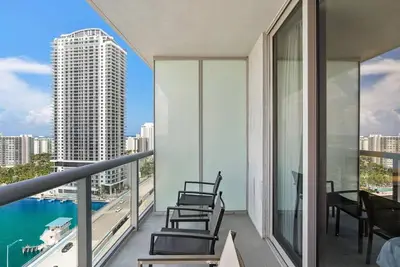 Image de Cozy and Charming Miami Beach Style Studio over the Beach