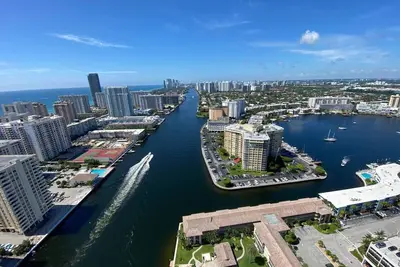 Image de Unique Apt. W/Beach Service next to Aventura Mall