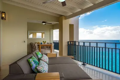 Bellevue 10 - Oceanfront Penthouse on the Beach