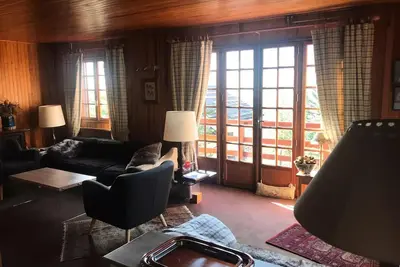 Image de Chalet année 70! Quartier calme - Superbe vue - Jardin
