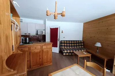 Image de Ferienwohnung 2 Zimmer 4/6 Personen -Skis an den Füßen