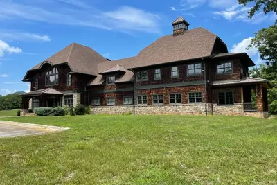 Image de Blue Ridge Mountain Lodge-Near Asheville/Charlotte Diy Wedding, Reunion, King Beds