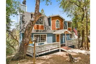 Image de Hot Tub & Private Decks w Views; Near Bear Mtn