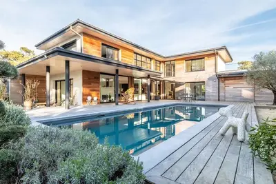 Image de Villa des Pins, design, près des plages, piscine au calme