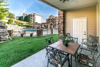 Image de Table Rock Lake - Emerald Point - Walk-In- Lake and Light -E1 - Bunks, Lake, Pool and Space!