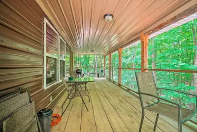 Image de Peaceful Decatur Cabin w/ Grill & Fire Pit!