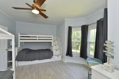 Image de Entire 1 Bedroom Apartment in Lovely Family Vacation Lake House. Pets welcome!
