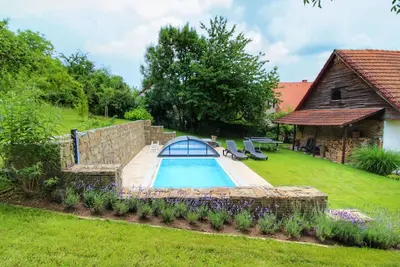Image de Belle maison de vacances privée avec Wifi, climatisation, piscine privée, Tv, terrasse, parking