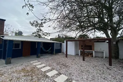 Image de Private fenced house - 3 blocks from the beach near the most popular beaches! !